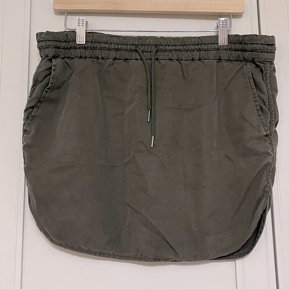 Aritzia Dresses & Skirts - Aritzia Community Skirt